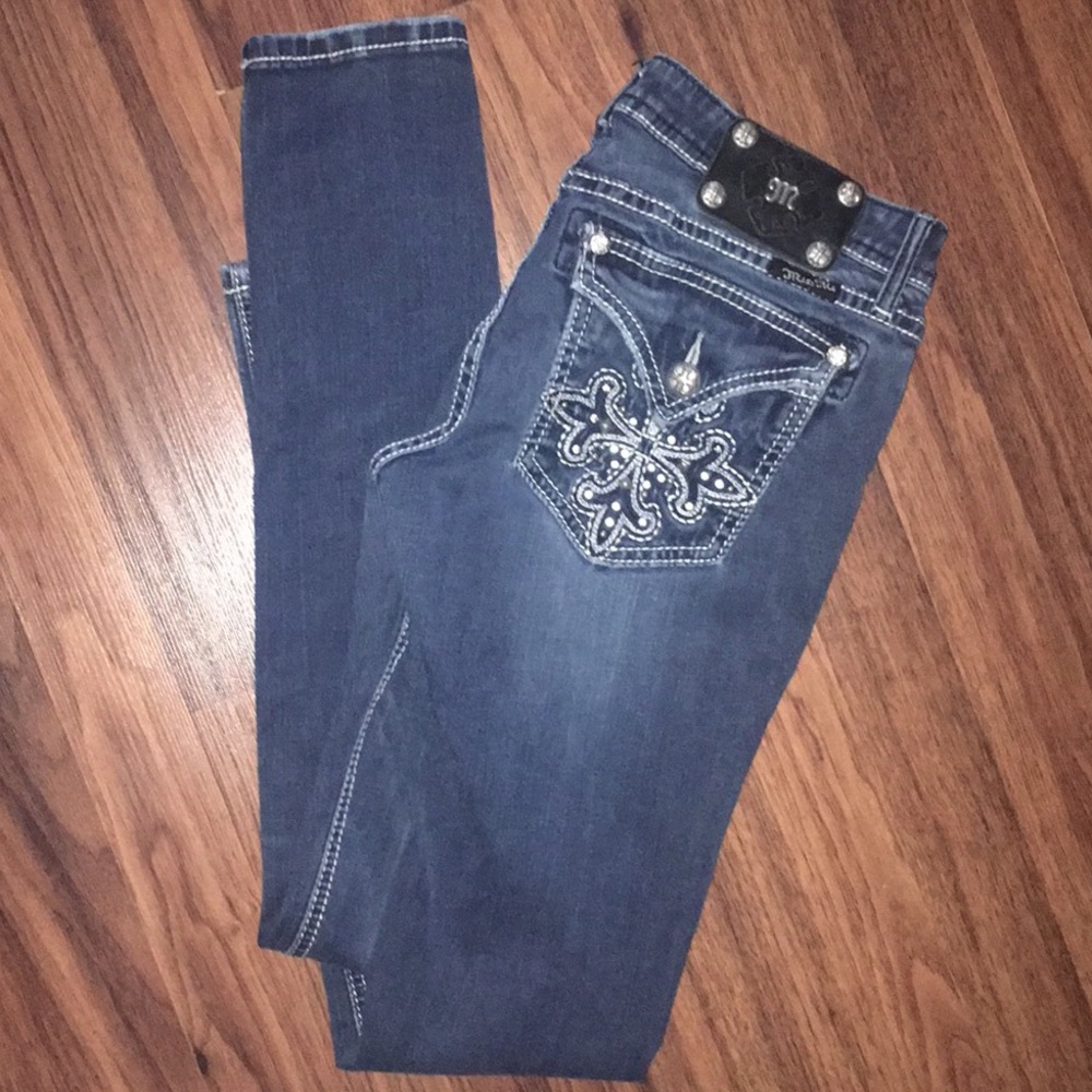 Miss Me Skinny Jeans: Size 28